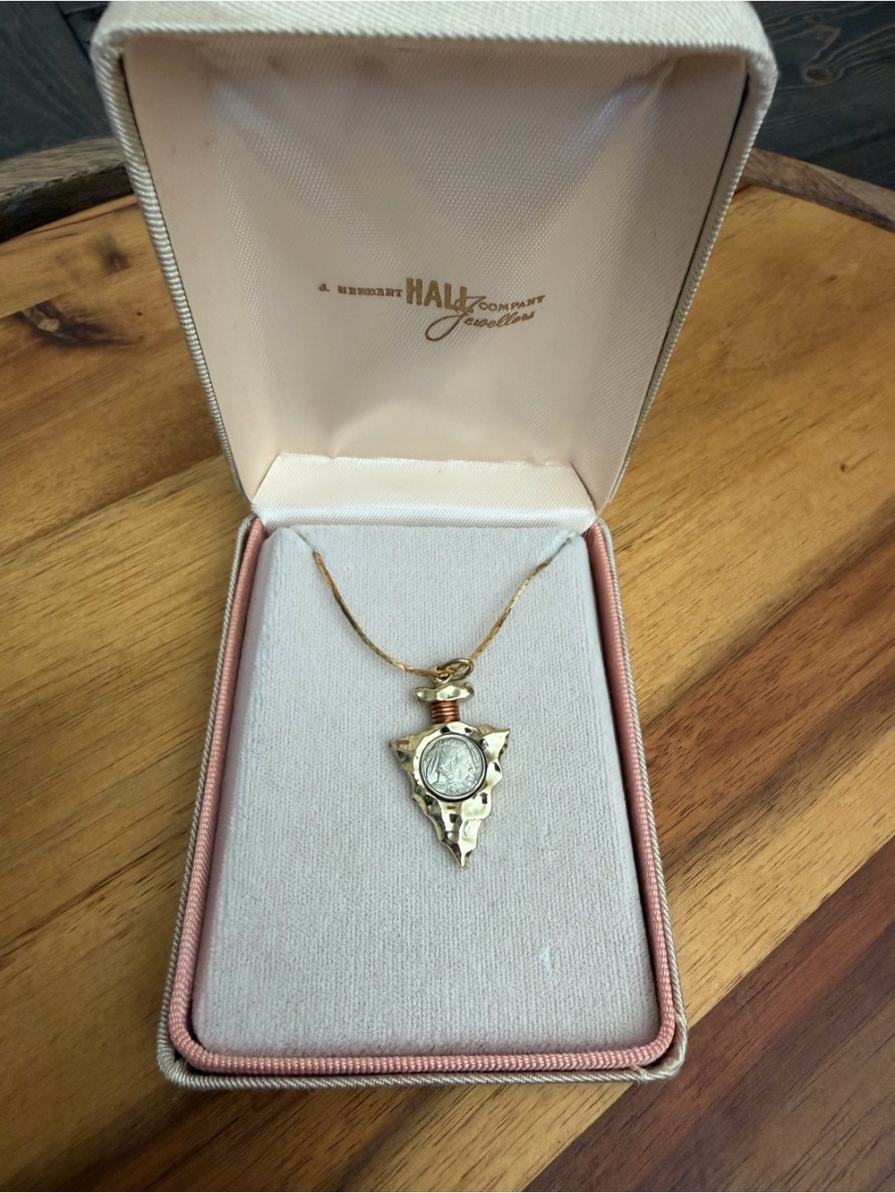 Gold Tone Pendant Necklace - Cream/Gold